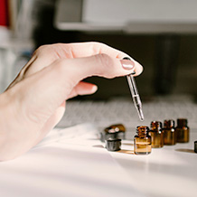 人気の調香体験であなたのお気に入りの香りを作ってみませんか